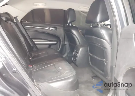 2016 Chrysler 300 Limited z USA, uszkodzony, nr VIN 2C3CCAAG4GH181362